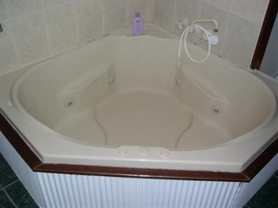 How to fix a leaking Spa Bath